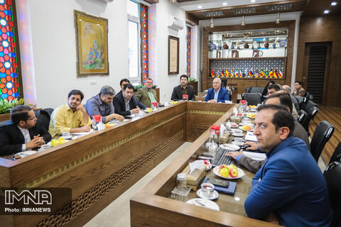 جلسه بررسی پروژه تراموا در اصفهان