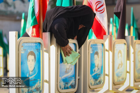 نصب تمثال ۴۰ شهید در خاش
