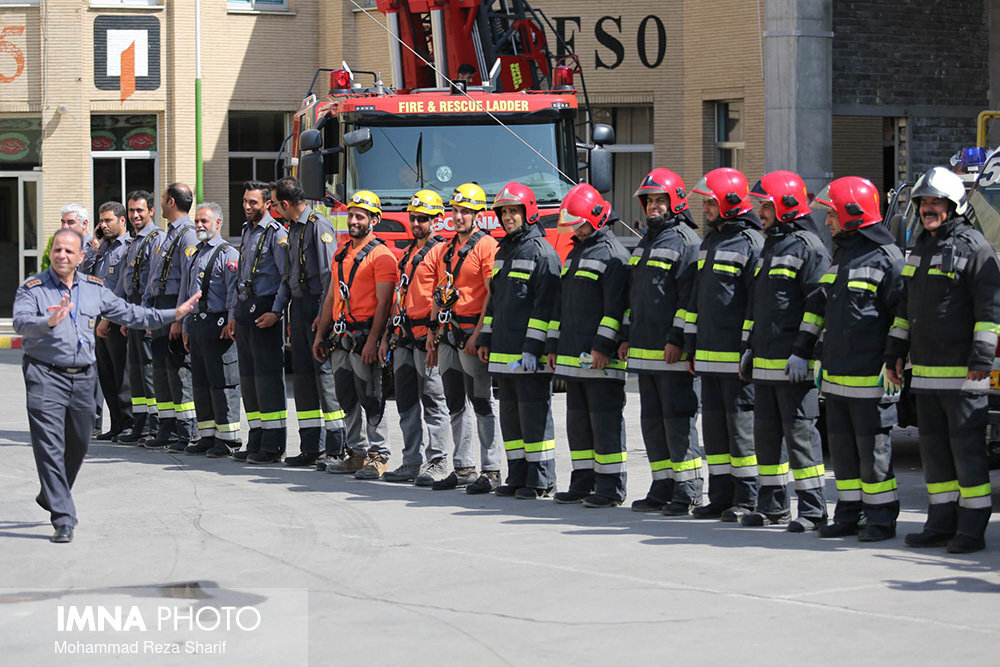 ۱۶۷۰ نفر در آزمون عملی استخدامی آتش‌نشانی مشهد شرکت کردند 