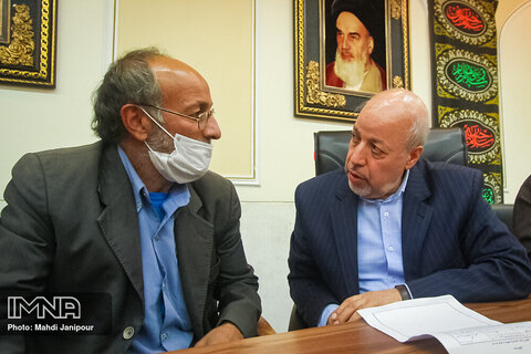 ملاقات مردمی استاندار اصفهان با جانبازان