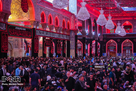 Muslims reached to holy shrine of Imam Hussain
