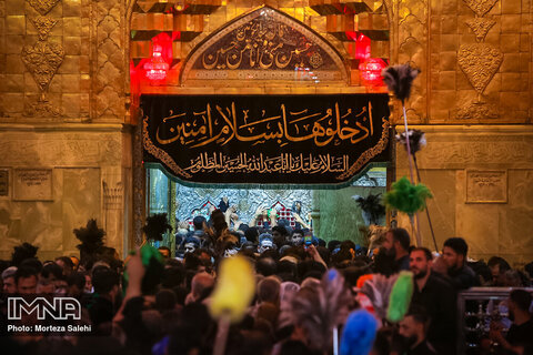 Muslims reached to holy shrine of Imam Hussain
