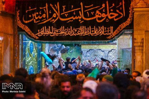 Muslims reached to holy shrine of Imam Hussain
