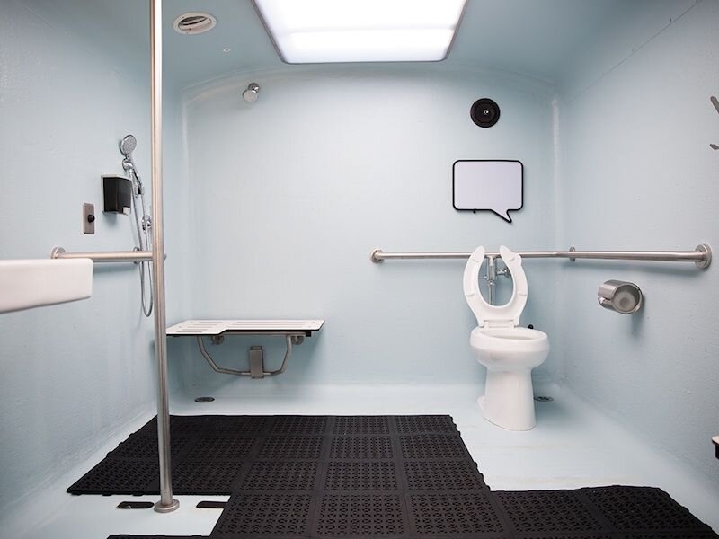اقدام جالب فینیکس برای افزایش دسترسی افراد بی‌خانمان به حمام‌های عمومی