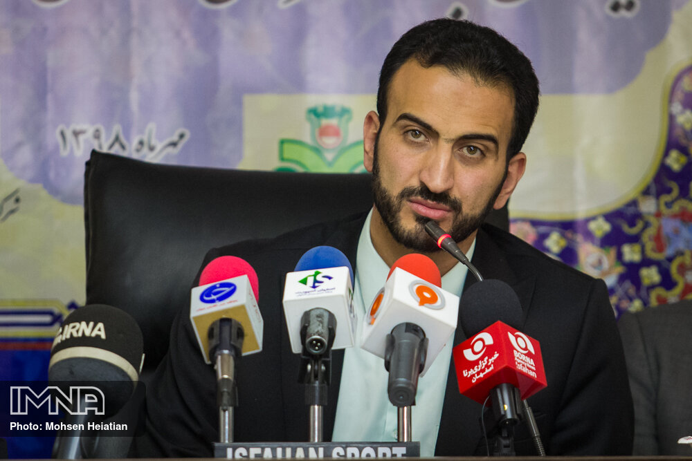 پیشکسوتان دهه ۴۰ چهار چنگولی به ذوب آهن چسبیده اند!/ ریسک مجتبی حسینی جواب نداد