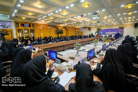 دوازدهمین نشست تخصصی بانوان عضو شوراهای اسلامی شهرهای استان اصفهان
