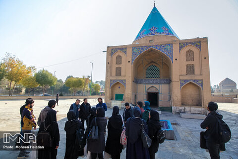 خط پر رنگ اصفهان
