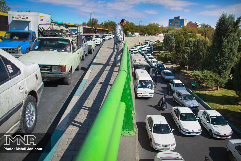 مهار ترافیک شهری به مطالعات جامع نیاز دارد
