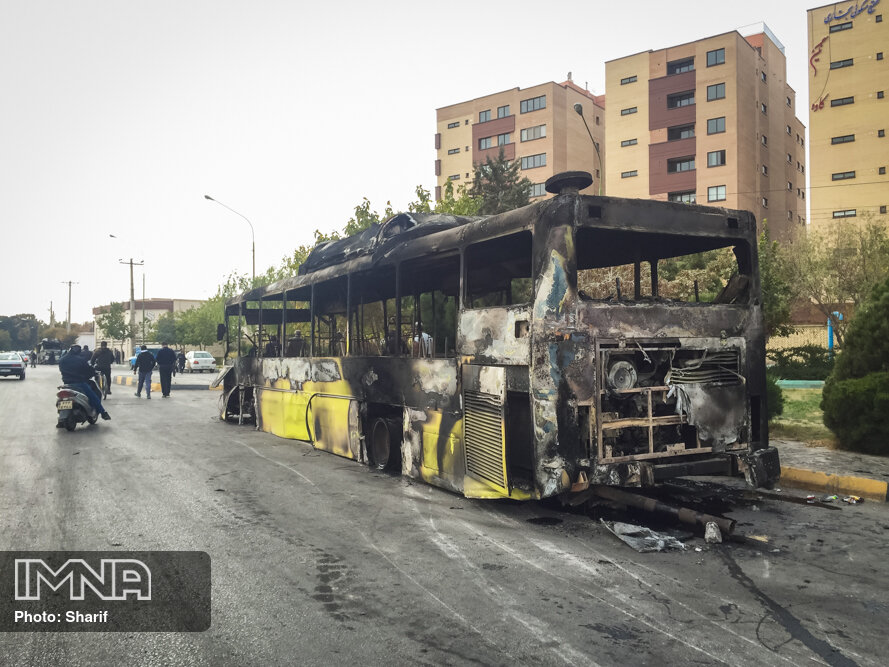 خسارت های واردشده به وسایل نقلیه عمومی اصفهان
