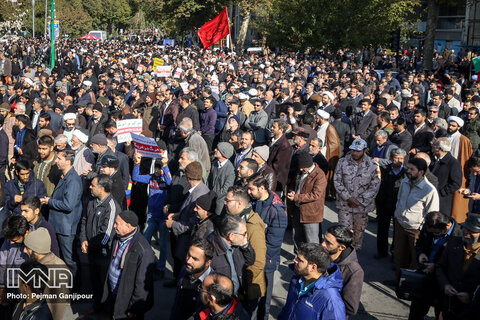 اجتماع مردم اصفهان در انزجار از آشوبگران