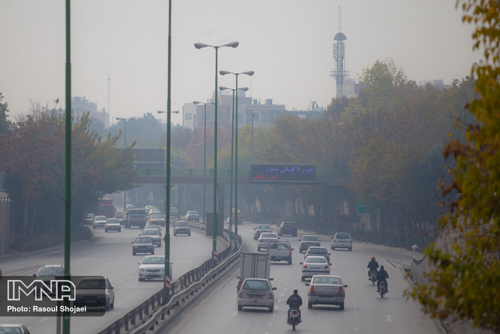 جو اصفهان همچنان پایدار است/آلودگی تا دو روز آینده در اصفهان می‌ماند