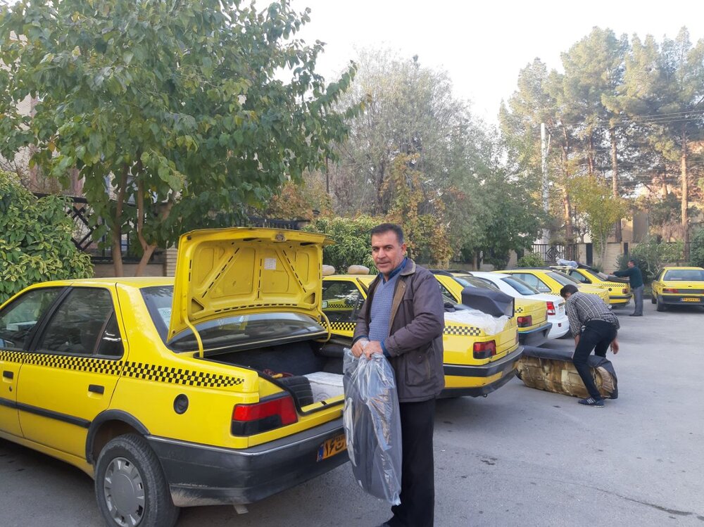 توزیع بیش از ۲ هزار دست روکش صندلی بین رانندگان تاکسی شهر اصفهان