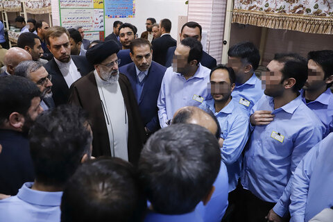 بازدید سرزده رئیس قوه قضائیه از زندان مرکزی اصفهان