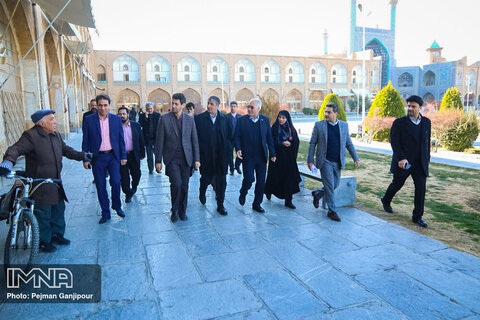 بازدید وزیر راه از پروژه گذر آقا نورالله نجفی