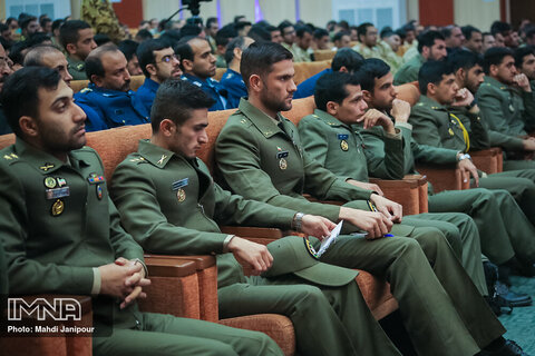 گرد همایی سیاسی فرماندهان ارتش منطقه اصفهان