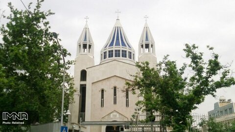 حریم کلیساهای تهران توسط میراث فرهنگی حفظ شود