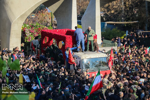 Millions mourners pay homage to Gen. Soleimani