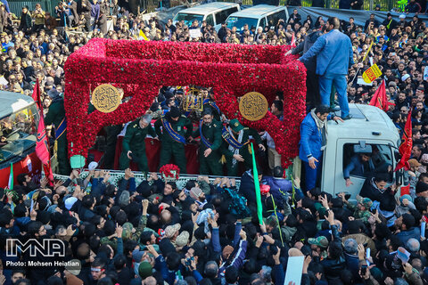 Millions mourners pay homage to Gen. Soleimani