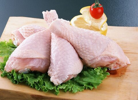 هر کیلوگرم مرغ گرم ۱۵۷۵۰ تومان است