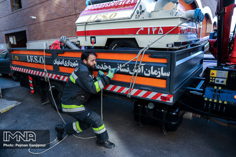 کاروان کمک رسانی آتش نشانی اصفهان به سیستان و بلوچستان