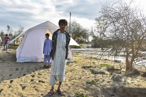 امداد رسانی اصفهانی ها به سیل زدگان سیستان و بلوچستان 