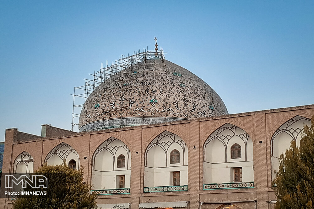 نمی‌توان برای مرمت گنبد مسجد شیخ لطف الله از طریق مناقصه عمومی تصمیم‌گیری کرد