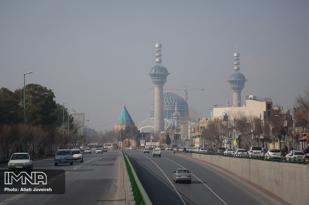 وضعیت هوای اصفهان قرمز است