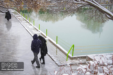 بارش برف در کوه سنگی مشهد