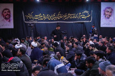 مراسم عزاداری شب شهادت حضرت زهرا (س) در گلستان شهدای اصفهان