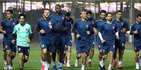 نخستین تمرین پرسپولیس در قطر برگزار شد/نخستین تمرین با توپ لیگ قهرمانان