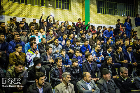 دیدار دوستانه تیم ملی 98 ایران با پیشکسوتان باغبهادران