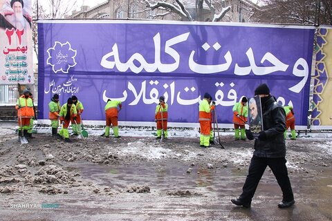 ادامه روند جمع‌آوری پسماندهای شهری با وجود بارش برف در تبریز