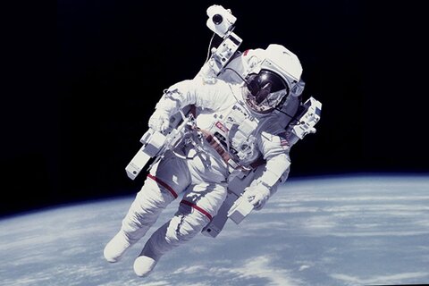 نیل آرمسترانگ؛ نخستین کسی که قدم بر ماه گذاشت