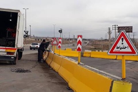 نصب علائم هشداردهنده در تقاطع غیرهمسطح یادگام امام ( ره ) قزوین
