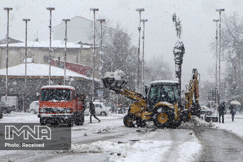 استفاده از ۱۴۲ دستگاه ماشین در عملیات زمستانی شهرداری زنجان