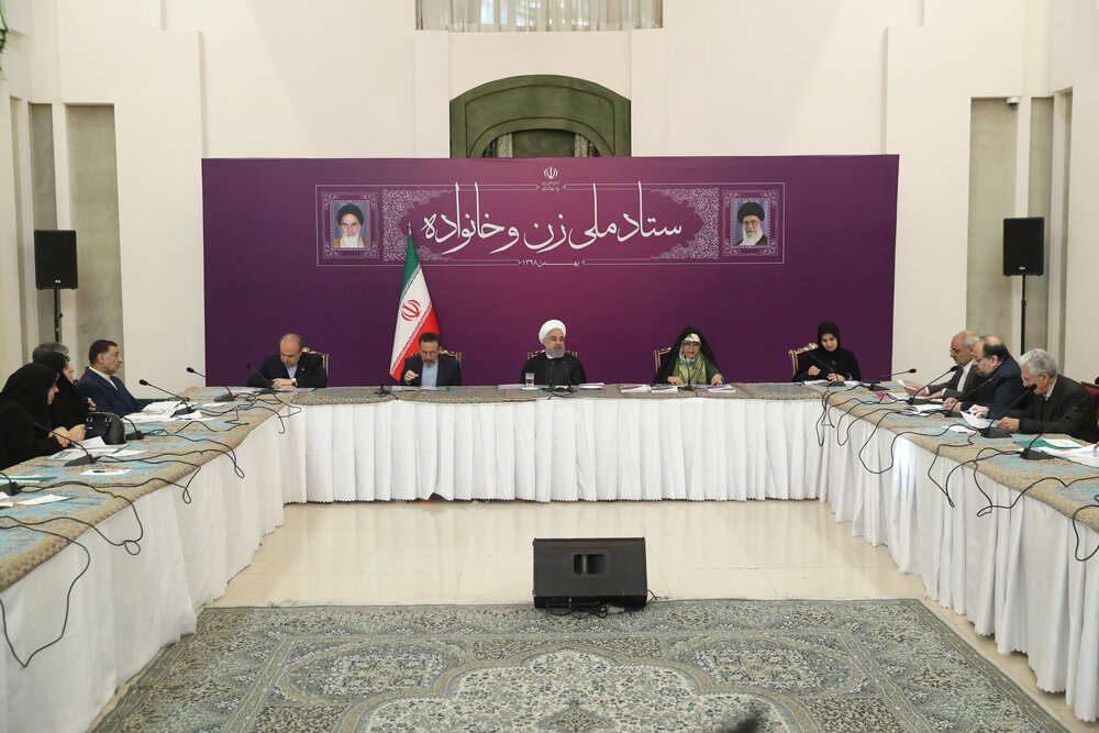 نشست ستاد ملی زن و خانواده با حضور رئیس جمهور برگزار شد