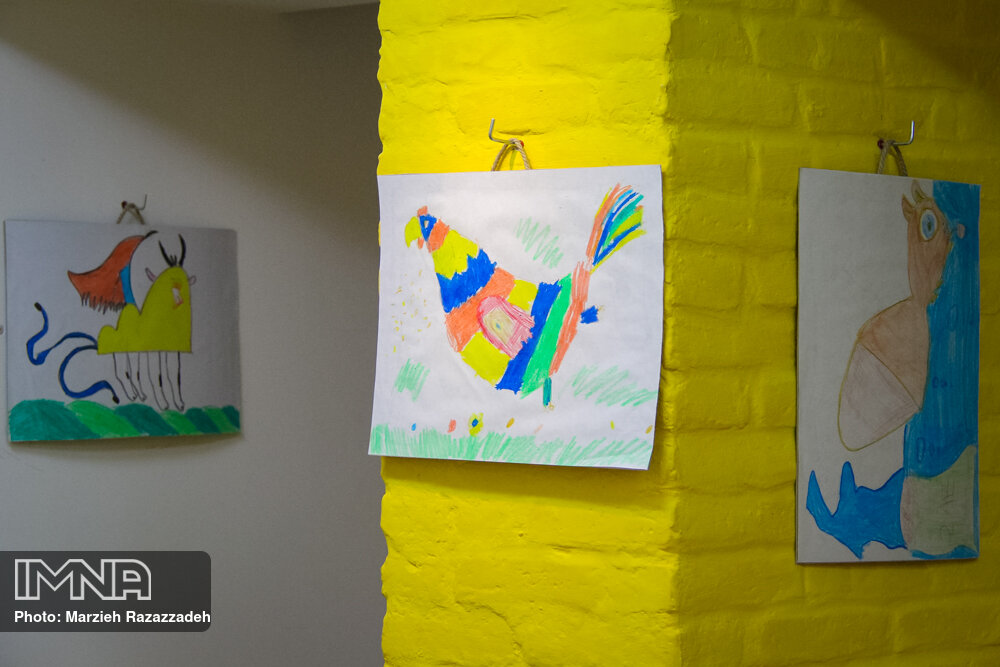 نمایشگاه نقاشی کودکان بی سرپرست