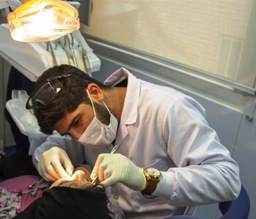 ارائه خدمات رایگان دندان‌پزشکی به مددجویان کمیته امداد قزوین