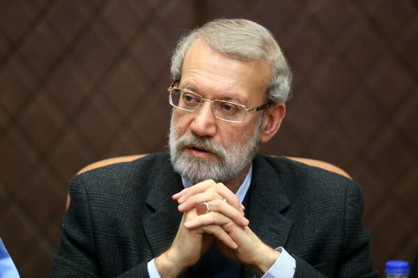 علی لاریجانی برای انتخابات ثبت‌نام ریاست جمهوری می‌کند