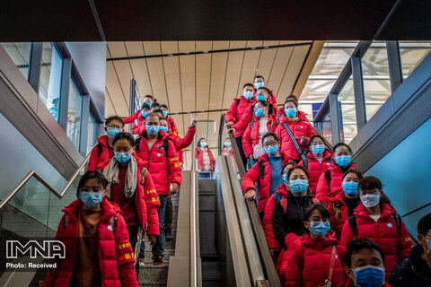 اعضای تیم پزشکی برای پرواز به شهر ووهان چین برای کمک به نبرد در برابر ویروس کرونا آماده می شوند
