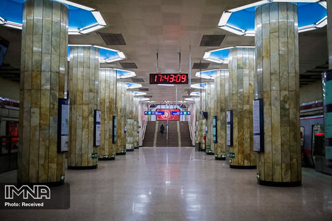 ایستگاه مترو تقریبا خالی در شهر  پکن