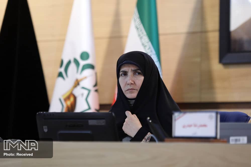 زن ایرانی آماده است سکان مدیریت کشور را در اختیار بگیرد