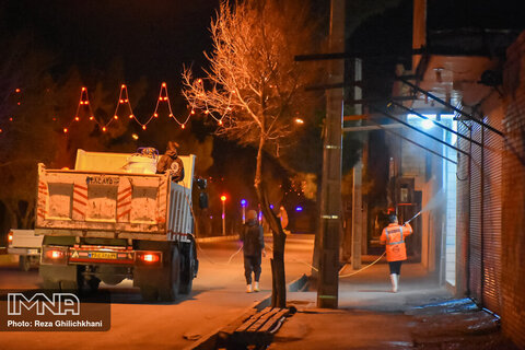 اجرای طرح شبانه روزی ضد عفونی و شست وشوی معابر شمال شرق تهران