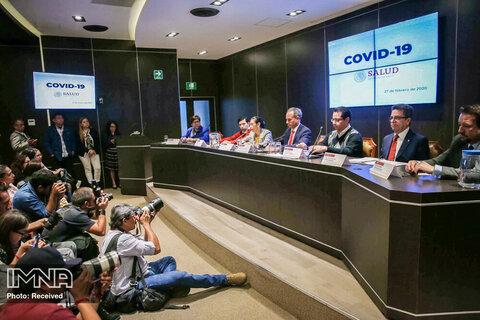 هوگو لوپز معاون وزیر سلامت مکزیک در کنفرانس خبری در مورد اطلاعات مربوط به ویروس کرونا در مکزیکو سیتی برگزار می کند