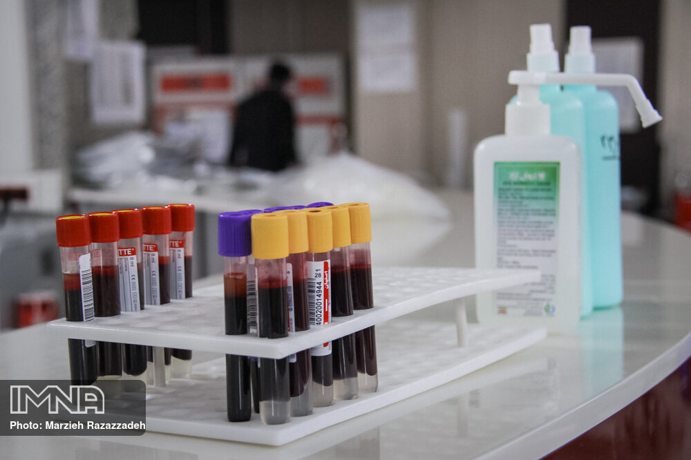 اهدای خون بانوان در کشور زیر ۵ درصد/شرایط اهدای خون نزدیک محل زندگی فراهم شود