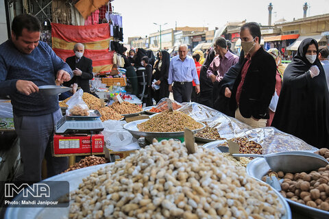 بازار شلوغ اصفهان در روزهای بحران کرونایی