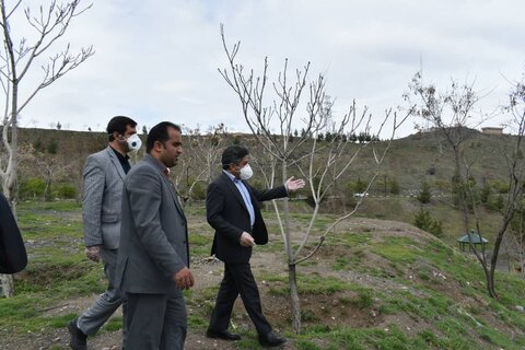 استقرار نیروهای انتظامی در بوستان‌های مشهد همزمان با روز طبیعت