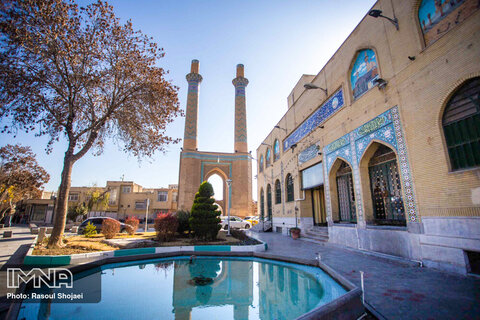 نگاه عرضی به تاریخ در وبینار "تاریخ محلی و مطالعات شهری اصفهان"