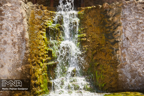 آبشار جندق؛ مکانی دلنواز در دل کویر