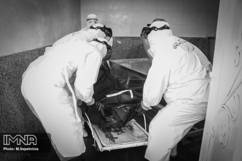 خاکسپاری متوفیان کرونایی طبق موازین بهداشتی و شرعی در آرامستان بندرعباس